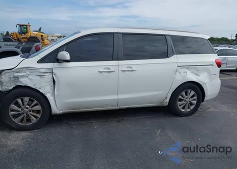2015 Kia Sedona Lx z USA, uszkodzony, nr VIN KNDMB5C12F6018423